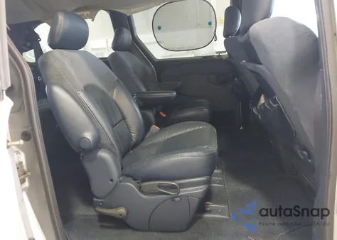 2001 Chrysler Town & Country Limited from USA, damaged, VIN 2C8GP64L51R369847